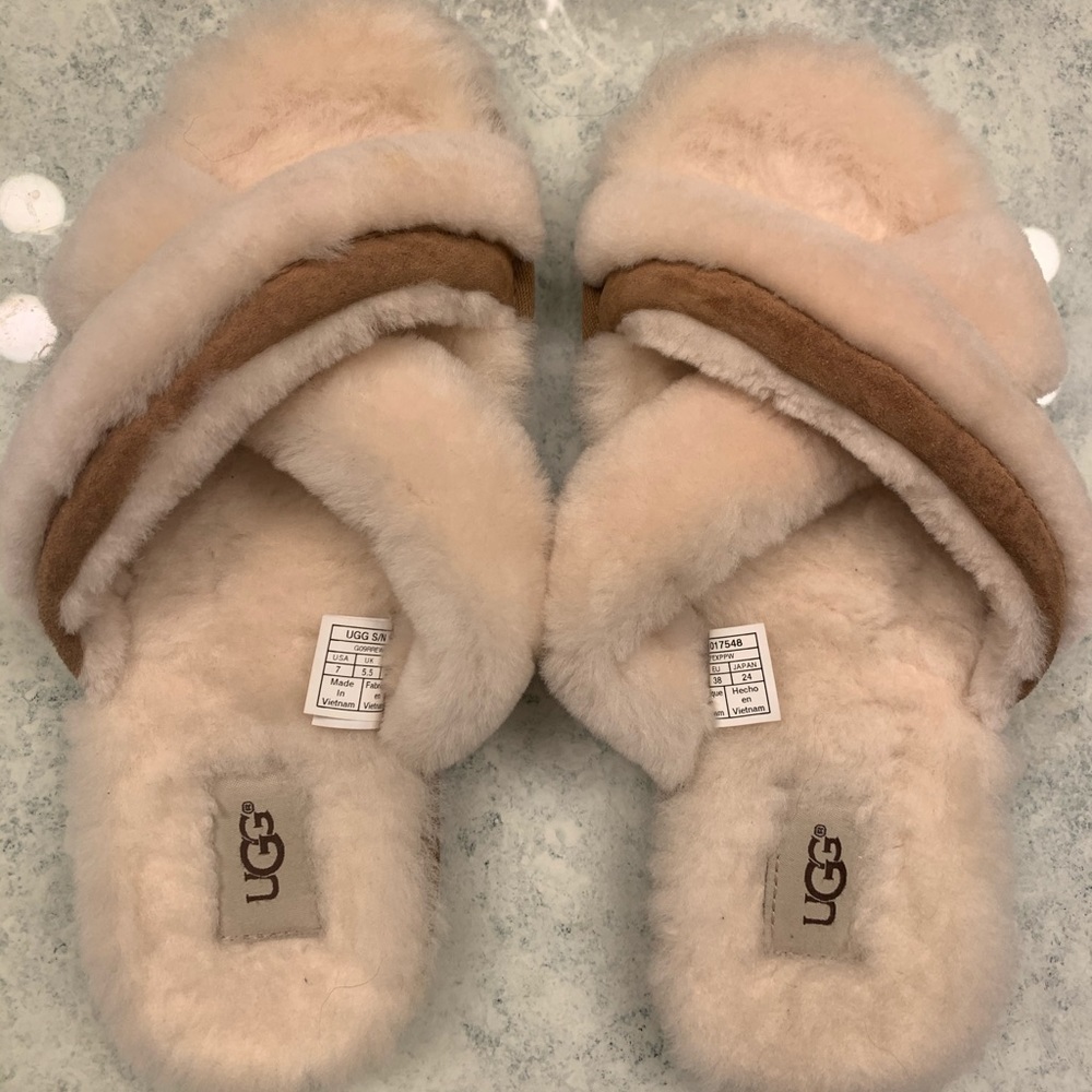Ugh Abela Slippers